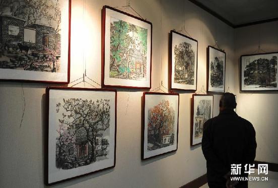 （晚报）（1）河北平山：农民画家办画展