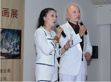 邓化鸣携手梦晓为田子坊顾仁源画展作主持 2014-03-27 10 40 26.jpg