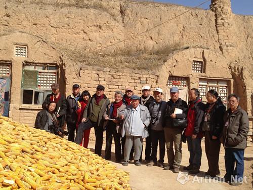 <a href='http://liuwenxi.artron.net' class='cRed' target='_blank' >刘文西</a>和黄土画派部分成员